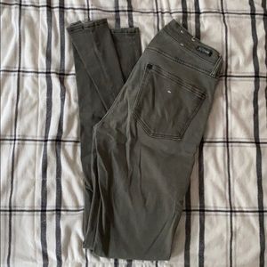 H&M Shaping Skinny Jean